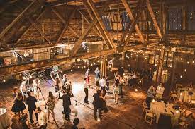 Greenpoint Loft Weddings Nyc Wedding Venue Brooklyn Ny 11222 Brooklyn Wedding Venues Ny Wedding Venues Wedding Venues Long Island
