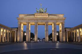 Das brandenburger tor gehört zu den größten und schönsten bauten des klassizismus. Guidenex Fuhrt Dich Durch Das Brandenburger Tor