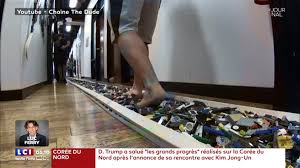 Vous pourrez séjourner à téhéran, ou encore à bakou, la capitale de l'azerbaïdjan par exemple. Record Du Monde Il A Marche Pieds Nus Sur Plus De 44 Metres De Briques Lego Lci