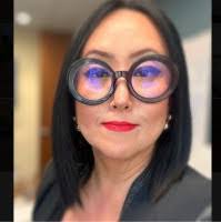 Ella Abramov's Instagram, Twitter & Facebook