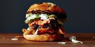 Les ingrédients sont tous dune qualité exceptionnelle, vous pouvez choisir entre les burger du mois ou les classiques louvard : Top 10 Des Meilleurs Burgers Du Monde A Voir