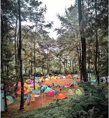 Akomodasi tenda dome, matras, sleeping bag, aula, lapangan, kolam renang, makan 3 kali, snack 2 kali, air mineral, api unggun, sound standar. 12 Tempat Camping Di Bogor Yang Seru Terbaik Dan Paling Indah Yang Wajib Masuk Destinasi Liburanmu Kepengen Wisata