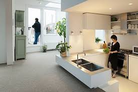 Lichtdurchflutetes Und Kommunikatives Apartment In Amsterdam Wohnungsplanung Haus Interieu Design Haus Interieurs
