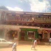 There are conflicting reports about the number killed in the attack, since part of the mall collapsed due to a fire that started during the siege. 6w Eubdqs0ks M