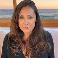 Gina Longo's Instagram, Twitter & Facebook