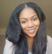 Samantha Saunders's Instagram, Twitter & Facebook