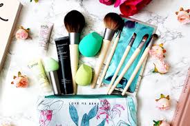 Mettent l'ambiance en musique ! Fashion Train Beauty Love Me Beauty Infullbloom April Edition Ft Eco Tools