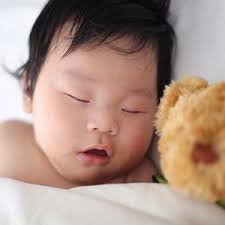 Everytime I Put Down My Sleeping Baby She Wakes Up Ask Dr Sears