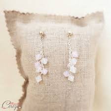 Une boucle d'oreille suffit à illuminer un visage et à personnaliser une tenue ! Boucles D Oreilles Mariee Romantique Rose Blanc Personnalisables