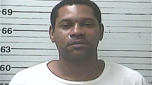 Man gets shot after hitting his girlfriend, witnesses tell Gulfport police 