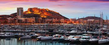 Liczba ludności wynosi ponad 330.000 mieszkańców. Alicante Hiszpania Atrakcje Zwiedzanie Co Zobaczyc Co Zwiedzac