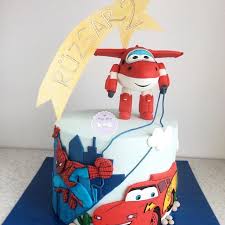 Harika Kanatlar Spiderman Simsek Mcqueen Seven Ruzgar Icin Tum Karakterler Pastasinda Boyle Bulustu Happysweetistan Spiderman Cake Baby Shower Cakes Cake