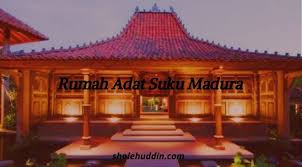 Rumah adat sunda memiliki gaya yang sama seperti rumah adat di indonesia lainnya, yaitu berbentuk rumah panggung. Rumah Adat Suku Madura Beserta Penjelasannya Gambar Budidaya