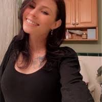 Candice Holly's Instagram, Twitter & Facebook