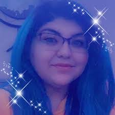 Lisa Pompa's Instagram, Twitter & Facebook