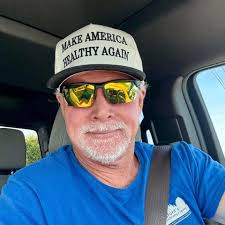 Indoor badminton courts in Athens for 4.8 player