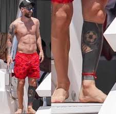 Si te gustaron los tatuajes de messi comparte esta página con tus amigos y amigas. Messi Sigue Llevando Su Amuleto Del Mundial