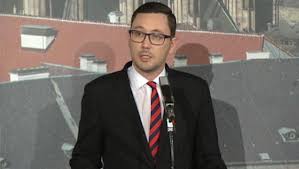 Teolog tomáš halík se opírá do ekonomky hany lipovské, kterou nominovala česká biskupská konference (čbk) do rady čt. Hvezdicky Milose Zemana Disidentka Lipovska A Myslitel Ovcacek Forum24