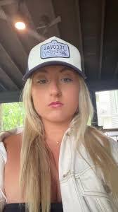 Missy Hayes's Instagram, Twitter & Facebook