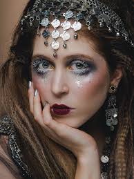 Gemstone Madness. Production by @peter_snows editorial makeup bootcamp in  CDMX Photographer @sofiagamez_ag Model: @yaramosqueraa Hairstyle