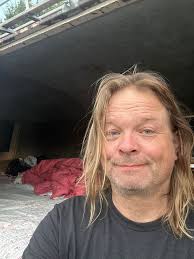 Hjemme igen fra en weekendtur i den røde bus til Holland hvor Airmighty  holdt VWshow i en gammel hangar. Megafedt at møde en masse nye og gamle  venner, vi har sgu en