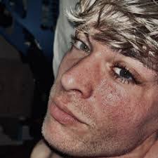 Christopher Bloom's Instagram, Twitter & Facebook