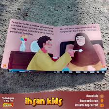 Bagi orang yang lebih muda, menghormati orang yang lebih tua merupakan suatu kewajiban, karena pada dasarnya orang yang lebih tua telah berjasa mewariskan sesuatu yang lebih bermanfaat bagi perkembangan generasi selanjutnya. Boardbook Adab Kepada Orang Tua Shopee Indonesia