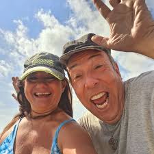 Bienvenido FEBRERO ❤️🌊🐚🦋🏖👙🏜⛱️ Reecontrandome con mi lugar, el ancho e  inconmensurable Mar, mi infaltable compañero de playa Alejandro Veroutis y  las coloridas noches de mi amada MAR DEL PLATA!!! #RESILIENCIA #Vacaciones  #Relax #