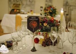 Juego de tronos es una marca comercial de home box office inc. Noelia Y Oscar Una Boda En Invernalia El Dia Mas Dulce Boda Organizacion De Bodas Invitaciones De Boda