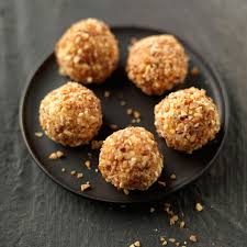 Truffes Au Chocolat Blanc Et Eclats De Noisettes Recettes Recipe Food Sweet Recipes Food And Drink