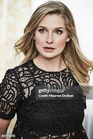 254 Ellen Woglom Photos & High Res Pictures