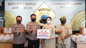 Logo atau lambang jawa tengah berbentuk kendi amerta (cupu manik) segi lima. Polda Jateng Dan Ppm Bantu Sembako Dan Masker Www Koranpelita Com