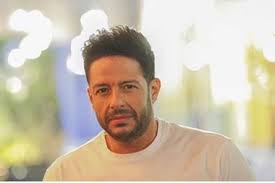 مقتل أحد العاملين في نزع الألغام (محمد عبدالـولي محمد العزعزي) بلغم للحوثيين اثناء عمله مع الفرق الهندسية التابعة للقوات الحكومية في تطهير أحد المواقع. Ø³Ø¨Ø¨ Ø¨ÙƒØ§Ø¡ Ø§Ù„ÙÙ†Ø§Ù† Ù…Ø­Ù…Ø¯ Ø­Ù…Ø§Ù‚ÙŠ Ø¨Ø­ÙÙ„Ù‡ Ø§Ù„Ø£Ø®ÙŠØ± Ø´Ø§Ù‡Ø¯ Ø§Ù„ÙˆÙƒÙŠÙ„ Ø§Ù„Ø§Ø®Ø¨Ø§Ø±ÙŠ
