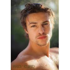 Jacob Cox's Instagram, Twitter & Facebook