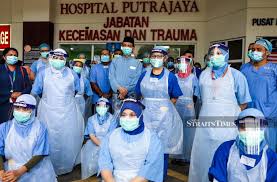 After booking, all of the convinient especially when we have thing to do in putrajaya.like us, we handled an event at presint 16 and the maximum number of extra beds and cots allowed is dependent on the room you choose. Health Dg Drops By To Visit Frontliners At Putrajaya Hospital