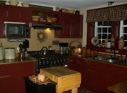 With Cabinets Painted In Cranberry Wainscot In Olde Ivory And Walls In Buttermilk This Ny Kitchen Is Filled With Tasty Hues Primitive Decorating Country