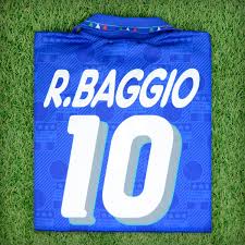 Ngày 17 tháng 7 năm 1994, italia thua brazil tại chung kết world cup sau cú đá penalty lên trời của roberto baggio. Classic Football Shirts On Twitter Roberto Baggio Italy 1994 Home Classic Usa 94 Shirts Https T Co Irczjgsyvl