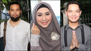Oki memulai karir sebagai pemeran utama dalam film ketika cinta bertasbih 2009 kemudian menjadi penceramah di islam itu. 5 Pemain Sinetron Yang Gemar Berdakwah Kumparan Com