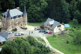 Il aurait été victime d'abus sexuels par sa mère. Fall Fourniret Leichenfunde Beim Schloss Des Kinderschanders Gesellschaft Faz