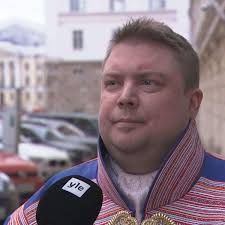 Sámedikkis ságadoalli lea behtton vuođđoláhkaváljagotti mearrádussii