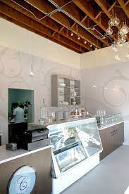 The Beautifully Designed Interior At Cloud 9 Specialty Bakery In New Westminster Vancouver Bc Like Decoracao De Padaria Decoracao Cafeteria Loja De Bolos