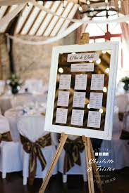Photo De Plan De Table Original Avec Miroir Chateau De Miremont L Oeil De Noem Plan De Table Mariage Miroir Table Mariage Blanche Table De Mariage Originale