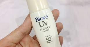 While a lot of products these days are trying to reduce the number of ingredients in their formulations. Biore Uv Perfect Face Milk Review Iman Abdul Rahim