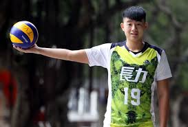 達比修為了代表日本參加 2008年北京奧運 ，放棄原本 雙重國籍 中的 伊朗 國籍 ，現今只持有 日本 國籍 。. ä¼æŽ' ä¸æ‹¿èº«é«˜ç•¶è—‰å£é»ƒå£«å±•æ®ºå‡ºæ´»è·¯ éº—å°é‹å‹•å ±