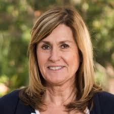 Donna Cumbee's Instagram, Twitter & Facebook