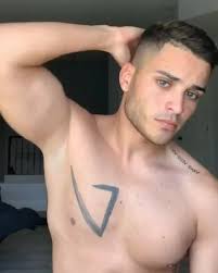 Devon Maxwell Acosta (@user780437238019)