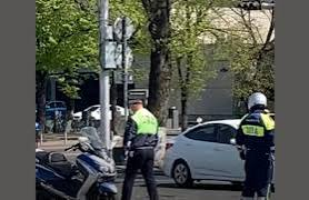 Vreselijk familiedrama: Meisje (13) snijdt keel van haar moeder door, shock  als blijkt waarom ze dit deed. De moeder is omgekomen 😔 Lees verder in de  reacties 👇