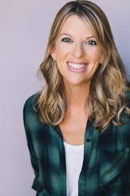 Mimi Moon's Instagram, Twitter & Facebook