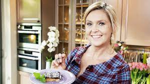 Kolejnym świątecznym daniem ewy wachowicz będzie staropolska zupa orzechowa. Ewa Wachowicz Na Andrzejki Specjalnie Dla Polsat Pl Polsat Pl