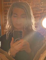 Přijela jsem z práce a hned Vám píšu😊Je nás tady tolik..ať každý z nás  najde své štěstí🍀🥂